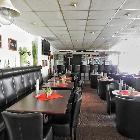 Zur Traumwolke Mit Schwimmbad *